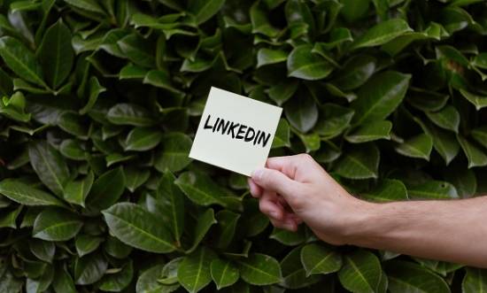 Kibernetsko vohunjenje za podjetji z lažnimi LinkedIn profili